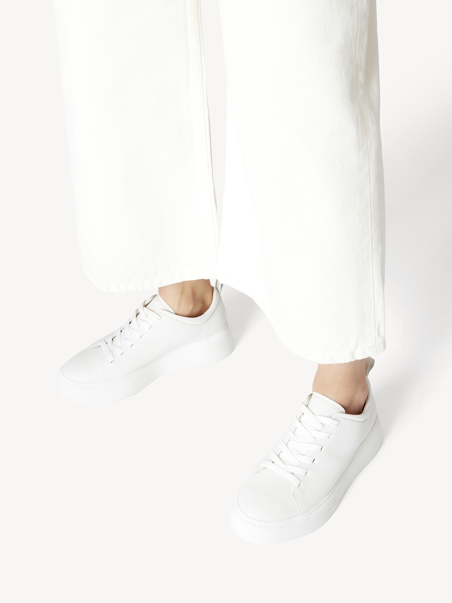 Ботинки на шнурках женские (белый) - изображение №1