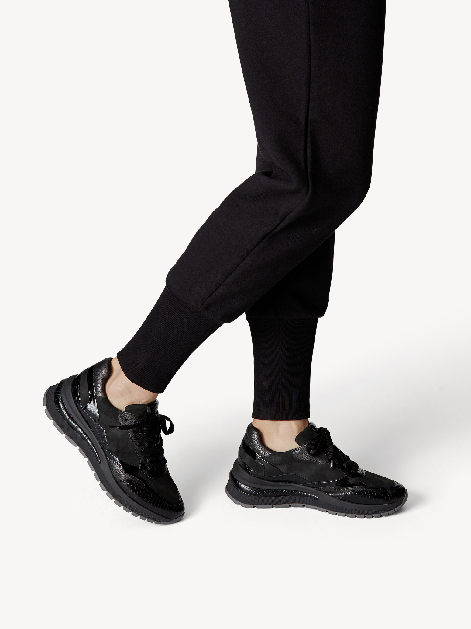 Ботинки на шнурках женские (черный комб.) - изображение №1