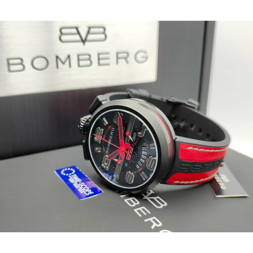 Наручные часы Bomberg BOLT-68 Часы наручные мужские Bomberg 1968 RS45CHPBA.22.3. Кварцевый хронограф. Часы для мужчин производства Швейцарии, черный, красный (черный/красный)