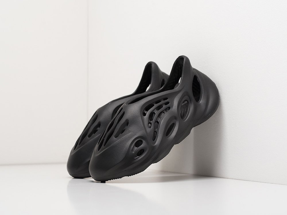 Кроссовки Adidas Yeezy Foam Runner (черный) - изображение №1
