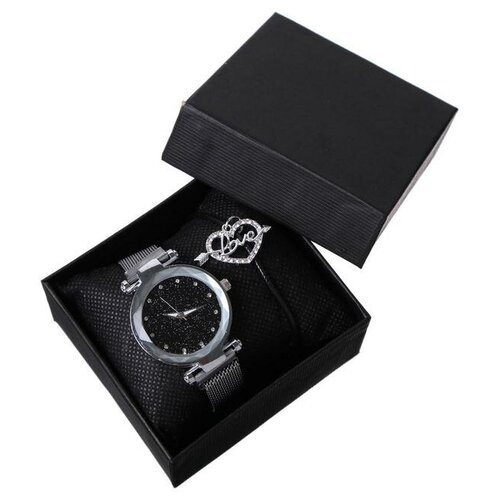 Наручные часы Сима-ленд Подарочный набор 2 в 1 Love: наручные часы и кулон. d=3.8 см. ремешок магнит 5256944, серебряный (серебристый)