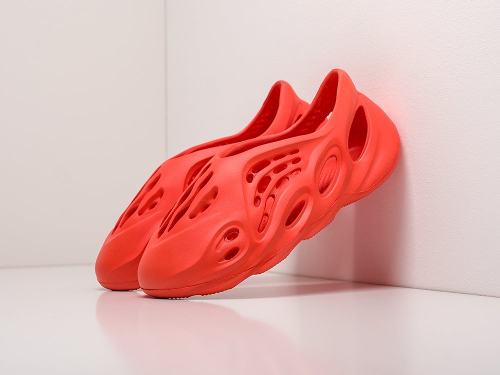 Кроссовки Adidas Yeezy Foam Runner (красный) - изображение №1