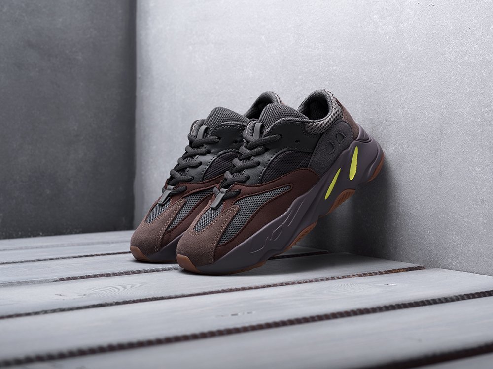 Кроссовки Adidas Yeezy Boost 700 (коричневый) - изображение №1