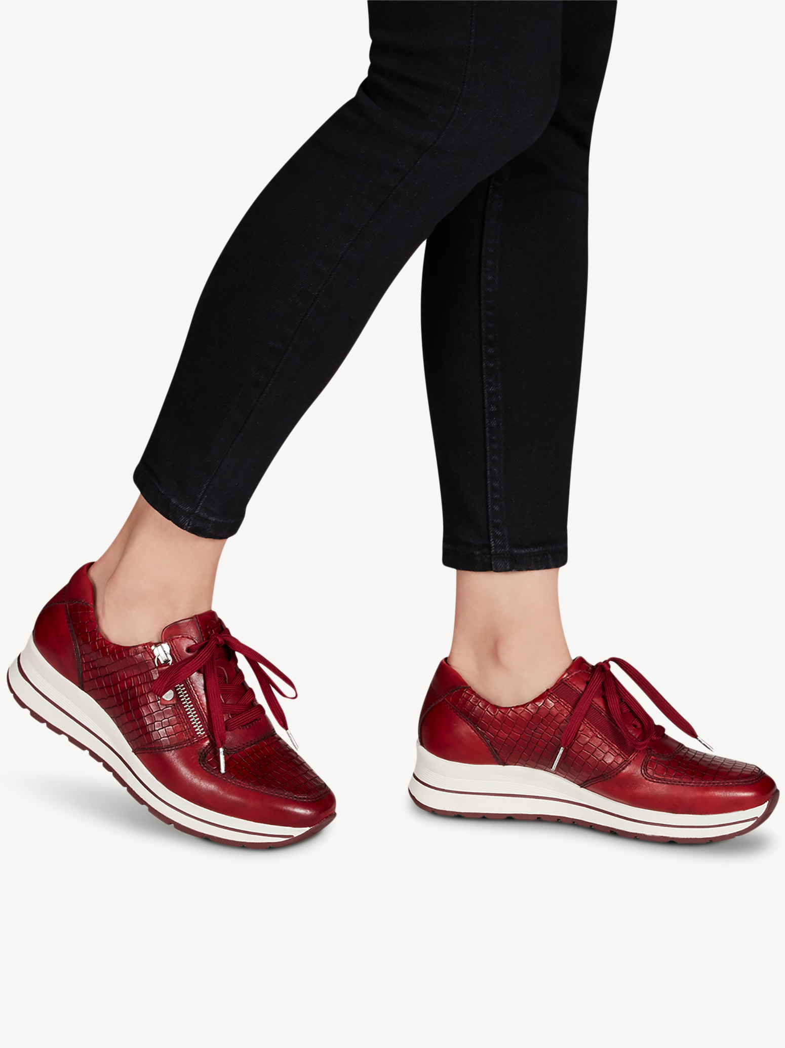 Ботинки на шнурках женские (красный/крокодиловый узор) - изображение №1