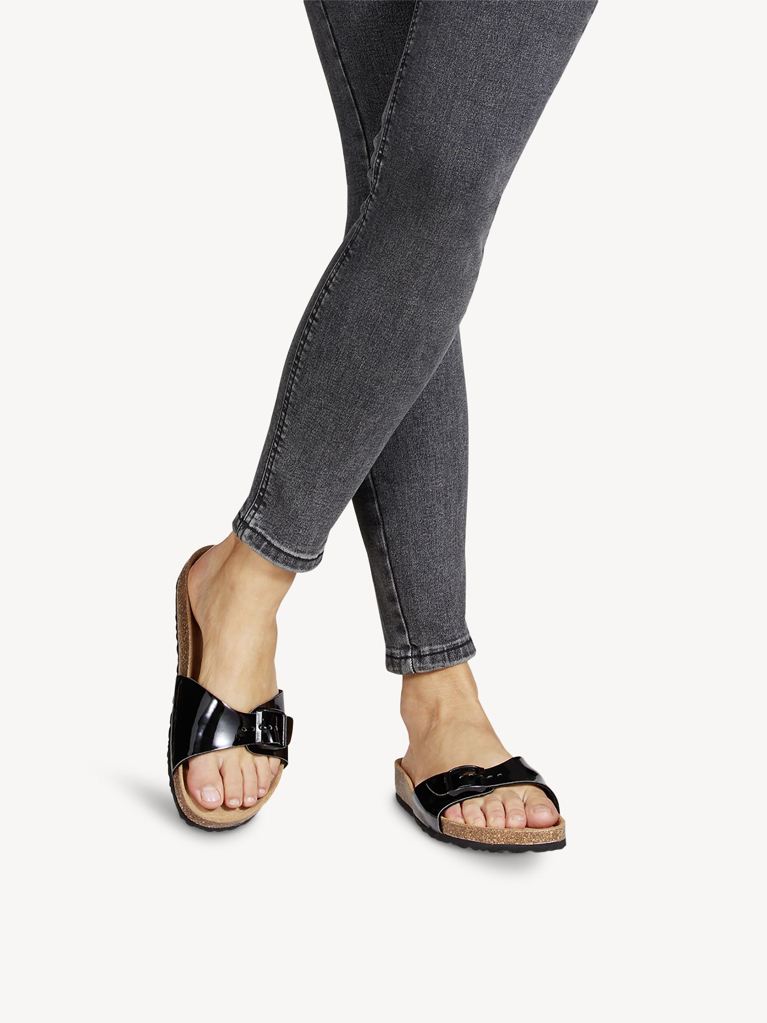 Туфли летние открытые жен. (черный лаковый) - изображение №1