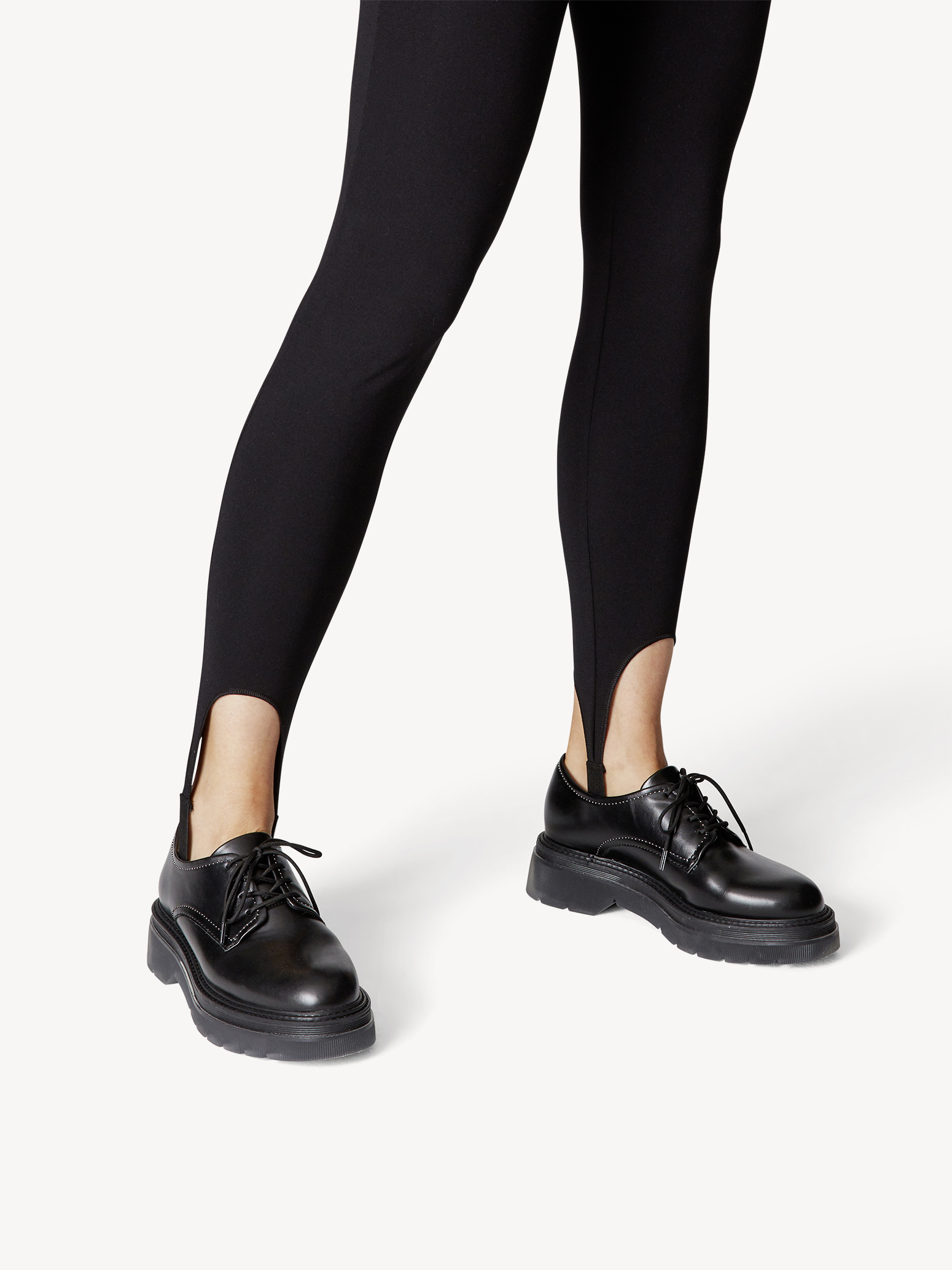 Ботинки на шнурках женские (черный) - изображение №1
