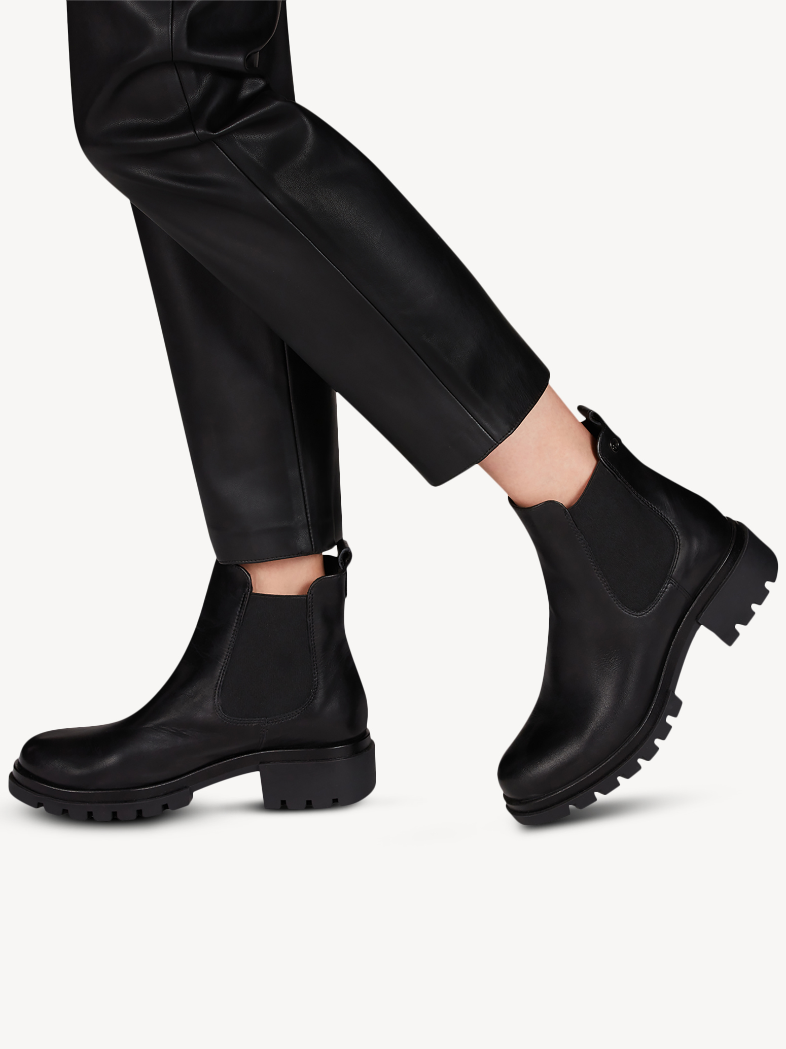 Ботинки женские 5 AW20 (черный) - изображение №1